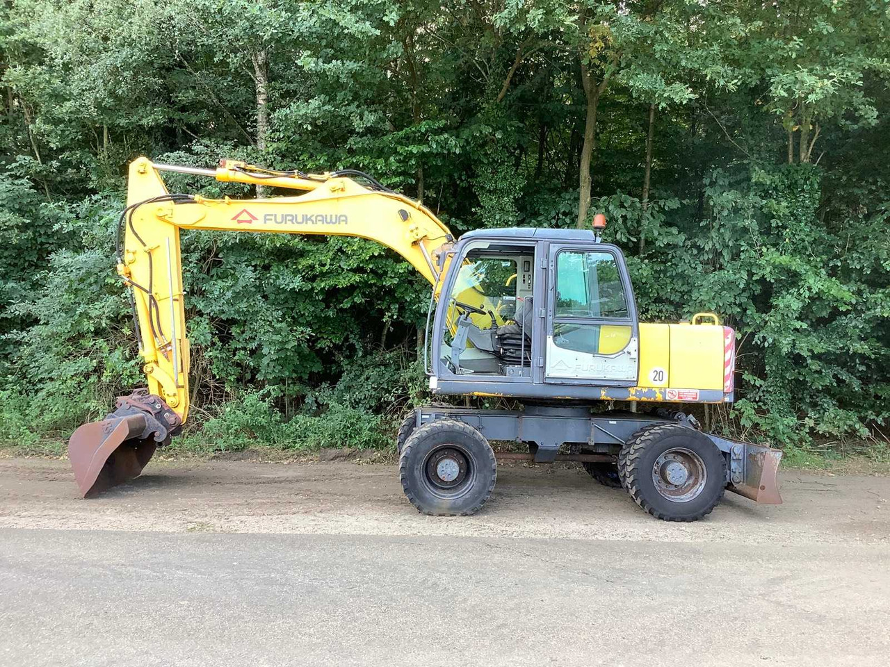 Furukawa W725LS - Excavadora de ruedas: foto 2 Furukawa W725LS - Excavadora de ruedas: foto 2