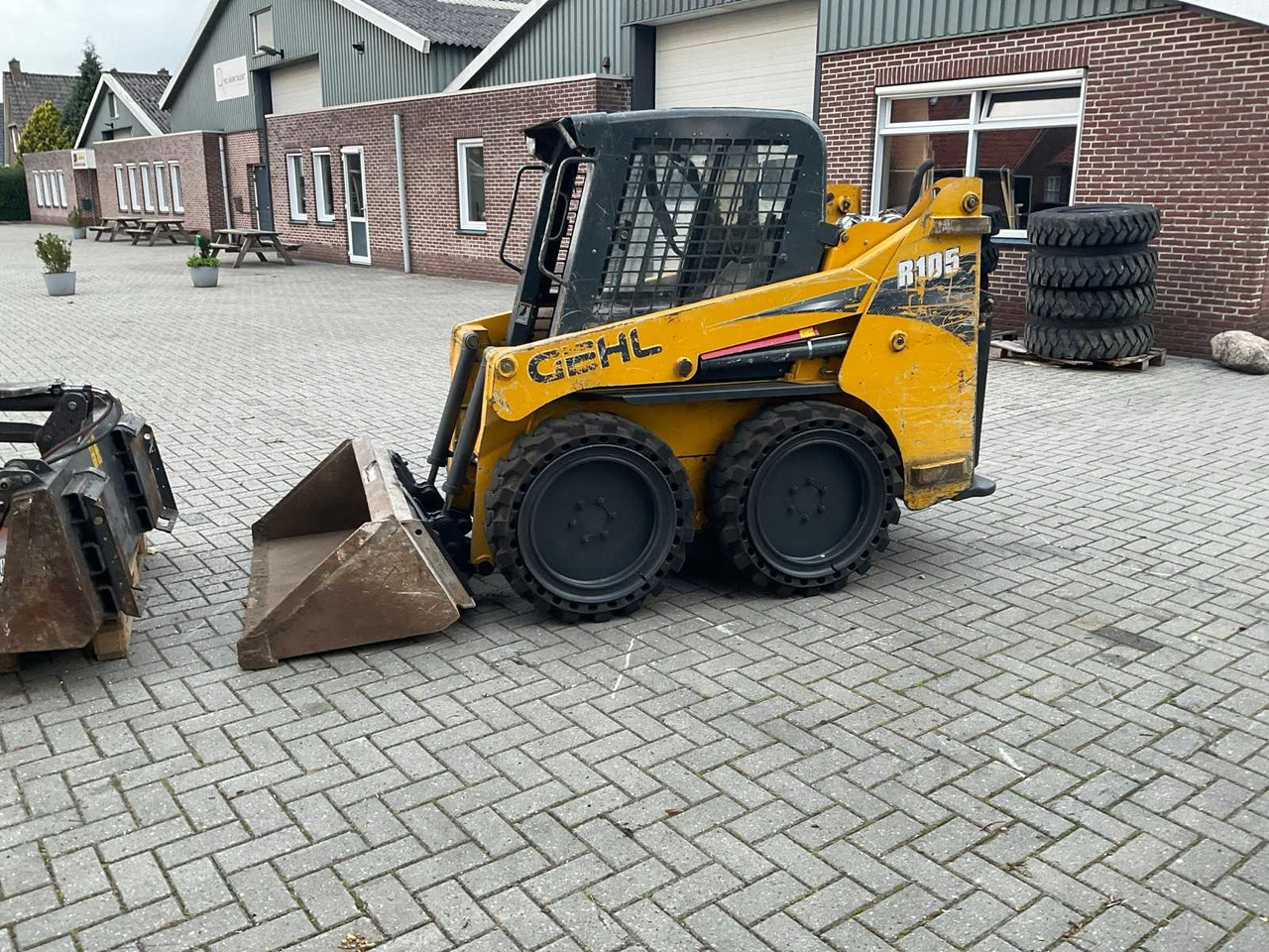 Gehl R105 - Minicargadora: foto 2 Gehl R105 - Minicargadora: foto 2