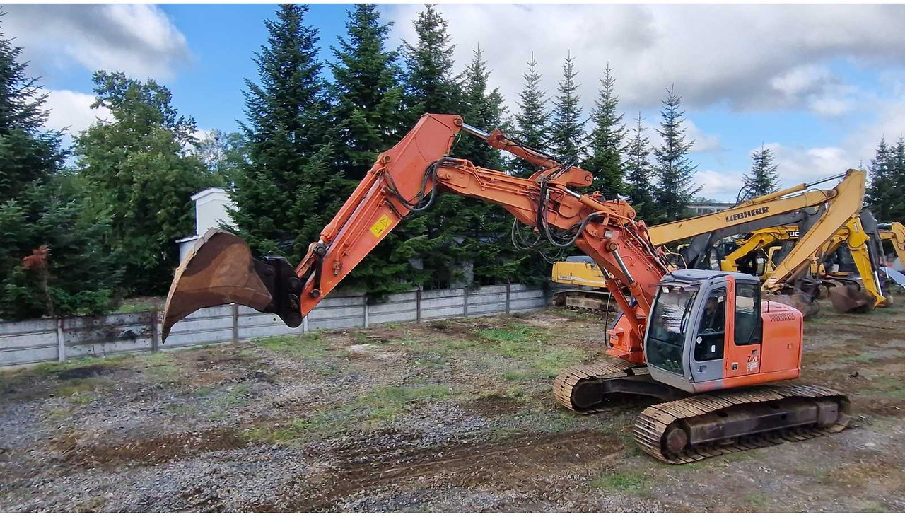 HITACHI ZX225USLC - Excavadora de cadenas: foto 3 HITACHI ZX225USLC - Excavadora de cadenas: foto 3