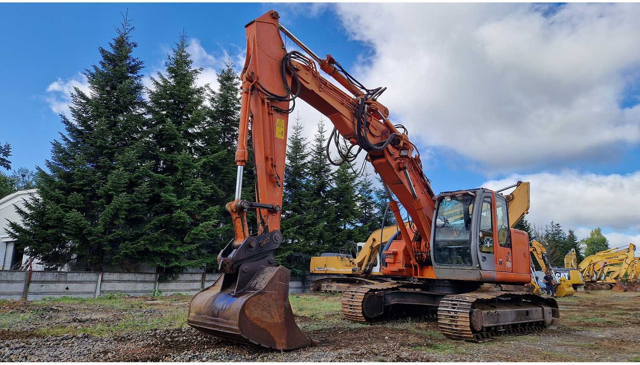 HITACHI ZX225USLC - Excavadora de cadenas: foto 2 HITACHI ZX225USLC - Excavadora de cadenas: foto 2