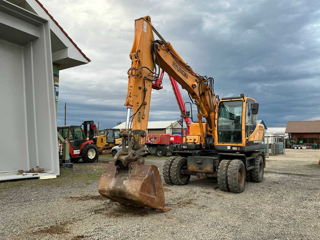 HYUNDAI - ROBEX 140W-9 - WHEELED EXCAVATOR - 2010 - Excavadora de ruedas: foto 3 HYUNDAI - ROBEX 140W-9 - WHEELED EXCAVATOR - 2010 - Excavadora de ruedas: foto 3