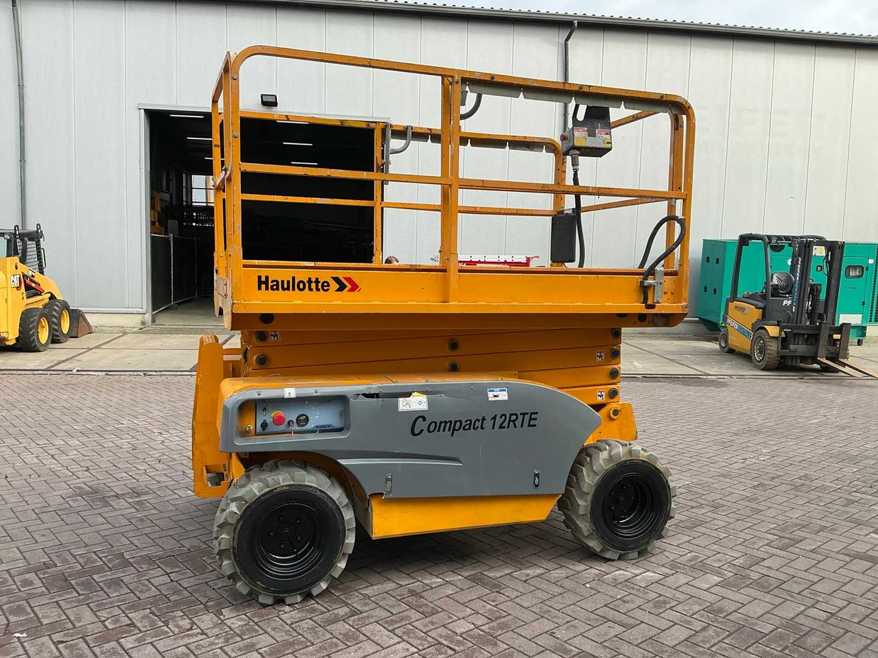 Haulotte Compact 12 - Plataforma elevadora: foto 4 Haulotte Compact 12 - Plataforma elevadora: foto 4