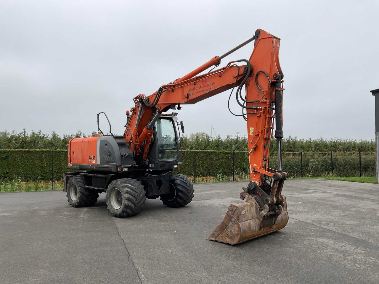 Hitachi ZX-170W-3 - Excavadora de ruedas: foto 1 Hitachi ZX-170W-3 - Excavadora de ruedas: foto 1