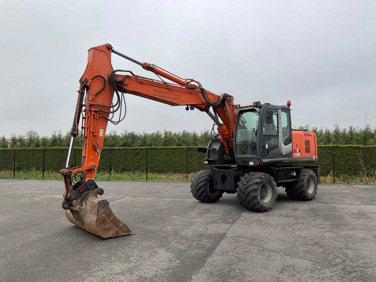 Hitachi ZX-170W-3 - Excavadora de ruedas: foto 2 Hitachi ZX-170W-3 - Excavadora de ruedas: foto 2