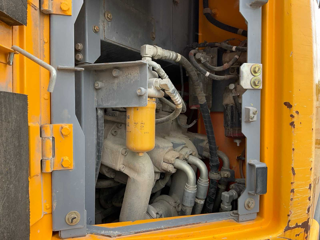 Excavadora de cadenas Hitachi ZX225USLC-5B: foto 44