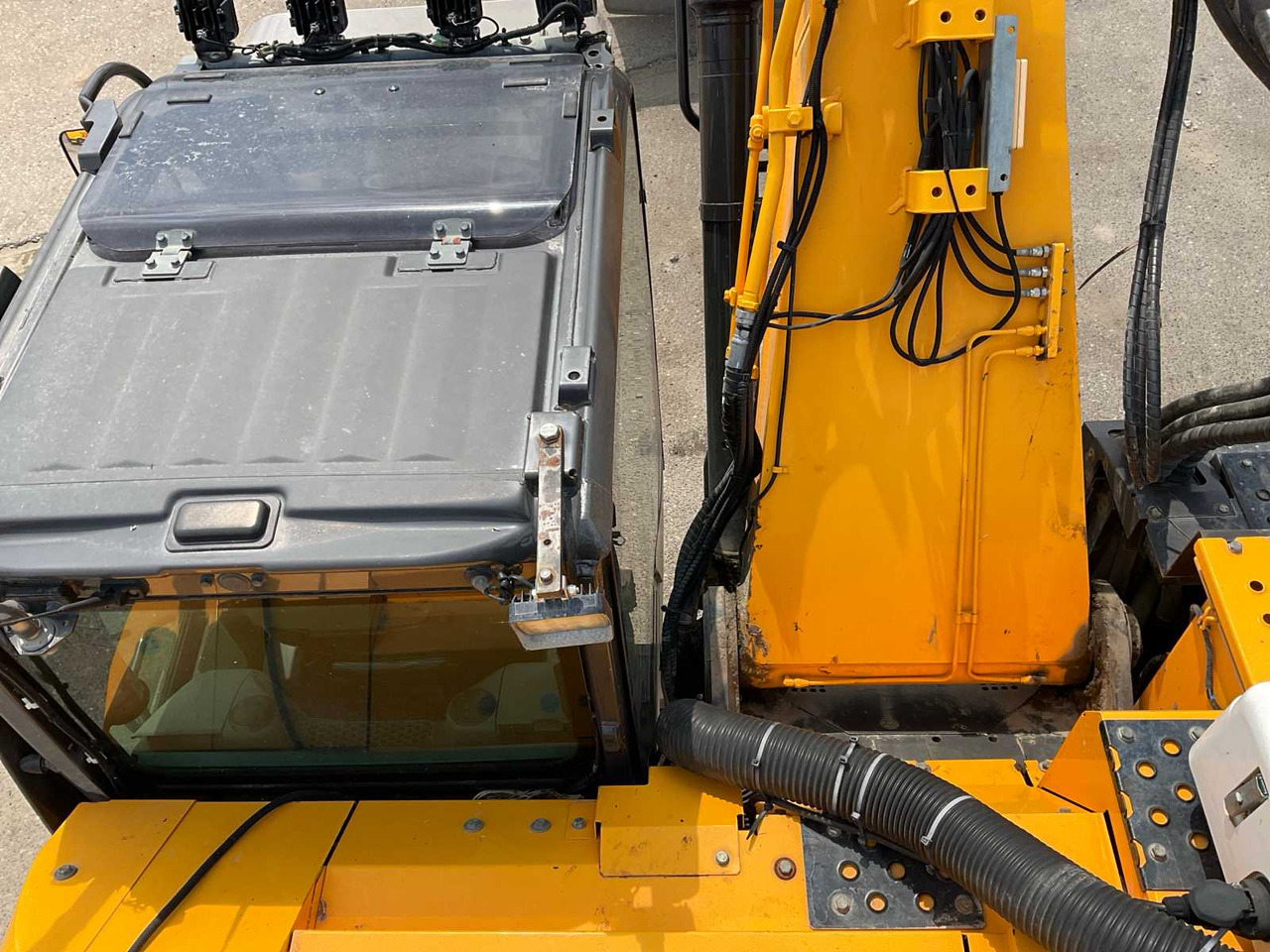 Excavadora de cadenas Hitachi ZX225USLC-5B: foto 12