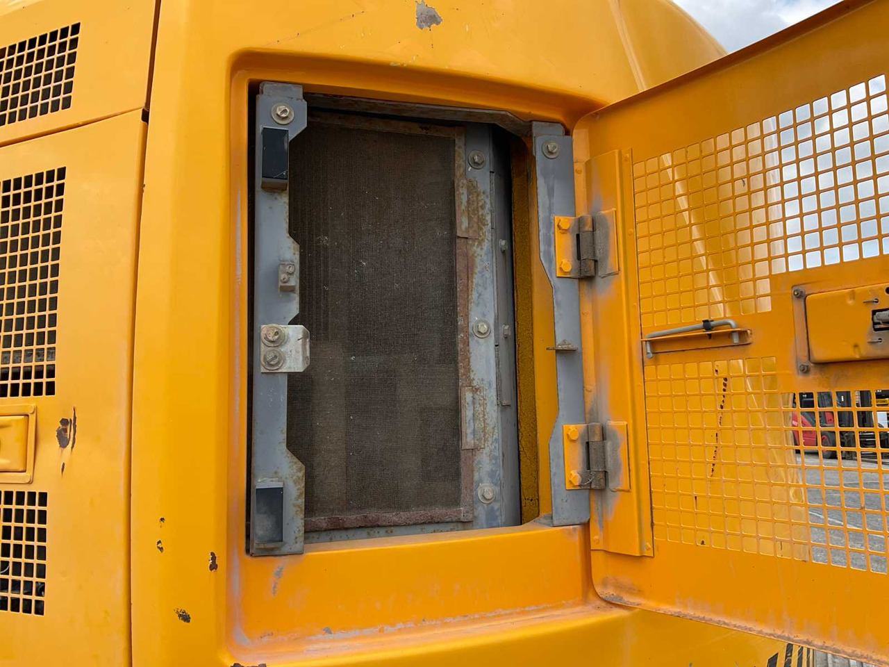 Excavadora de cadenas Hitachi ZX225USLC-5B: foto 43