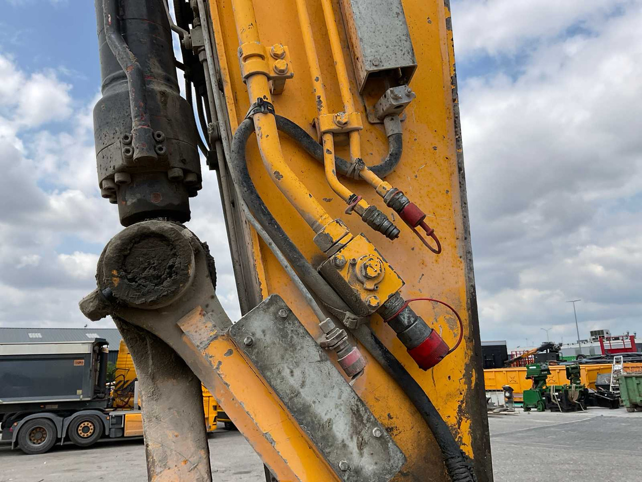 Excavadora de cadenas Hitachi ZX225USLC-5B: foto 19