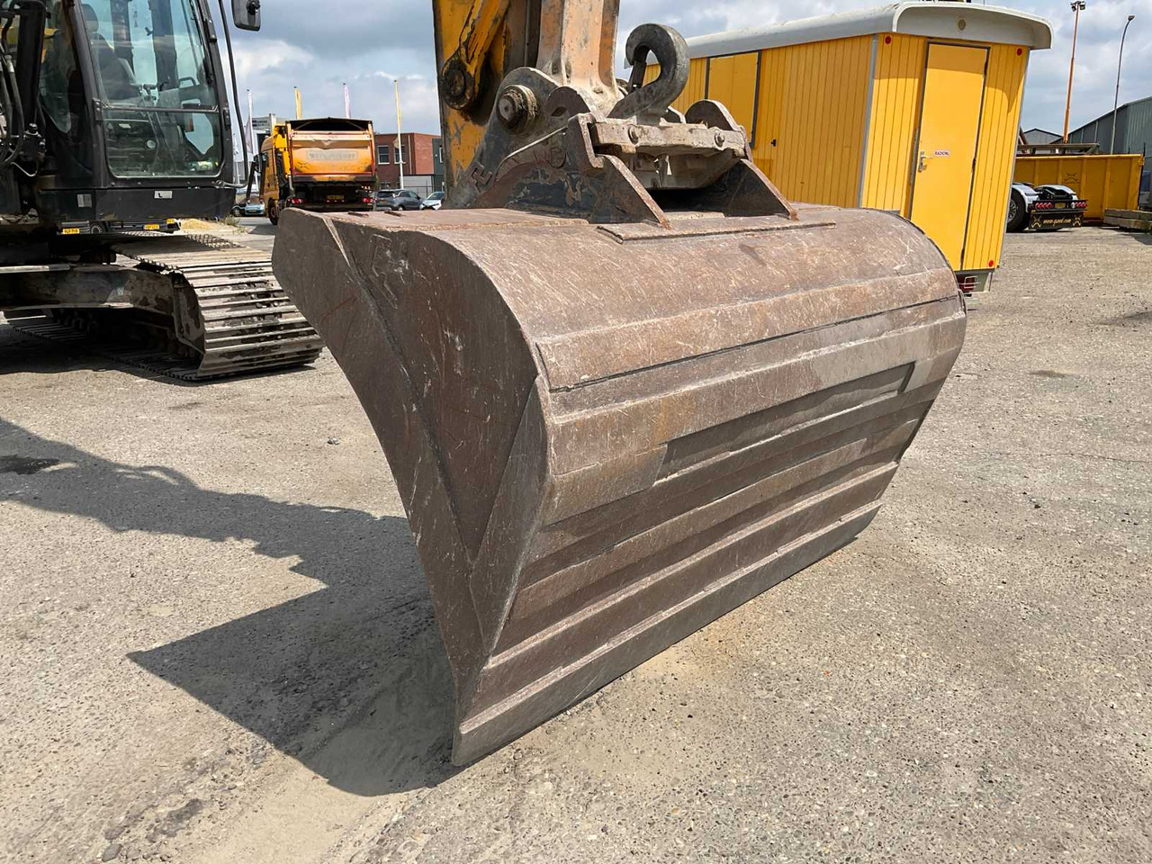 Excavadora de cadenas Hitachi ZX225USLC-5B: foto 14