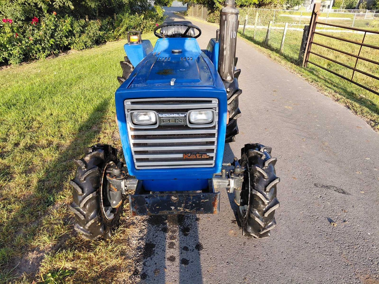Iseki TL2100 - Tractor viñedo/ Frutero: foto 2 Iseki TL2100 - Tractor viñedo/ Frutero: foto 2