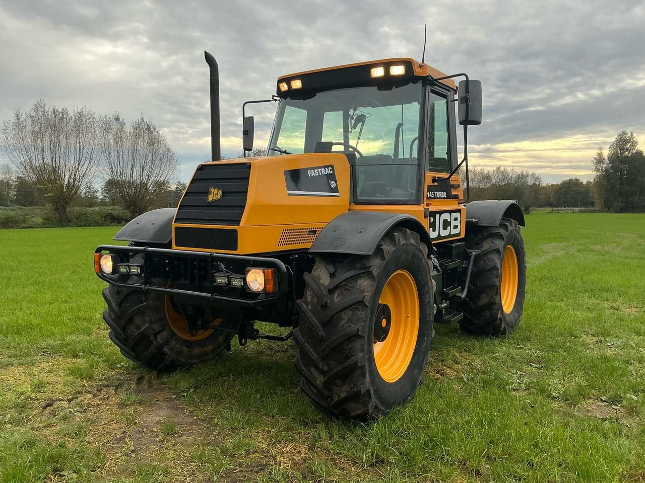 JCB 1993 JCB FASTRAC 145 TURBO ALL-WHEEL DRIVE TRACTOR - Tractor: foto 1 JCB 1993 JCB FASTRAC 145 TURBO ALL-WHEEL DRIVE TRACTOR - Tractor: foto 1