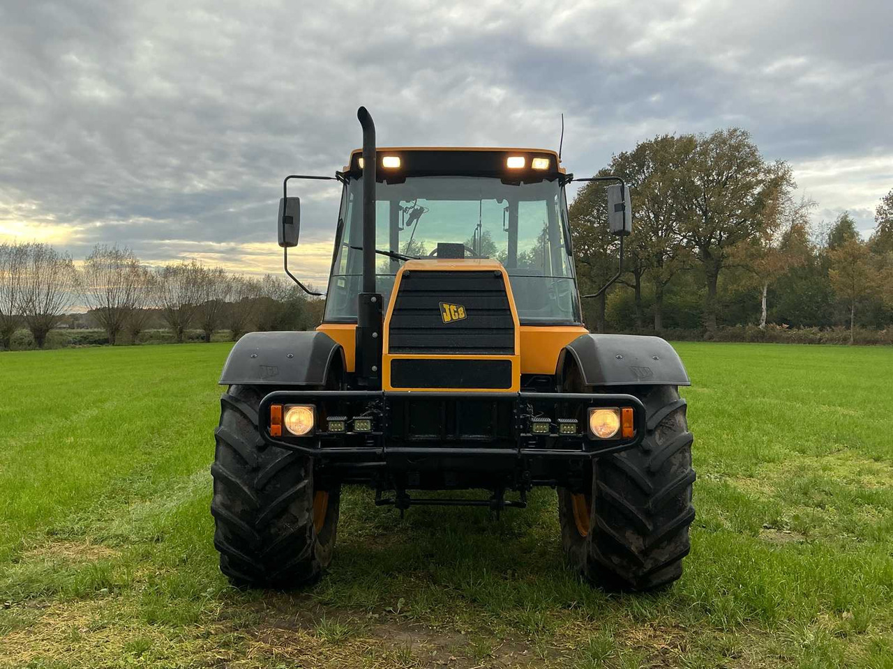 JCB 1993 JCB FASTRAC 145 TURBO ALL-WHEEL DRIVE TRACTOR - Tractor: foto 2 JCB 1993 JCB FASTRAC 145 TURBO ALL-WHEEL DRIVE TRACTOR - Tractor: foto 2