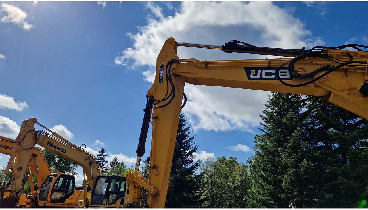 Excavadora de cadenas JCB JZ235LC: foto 24