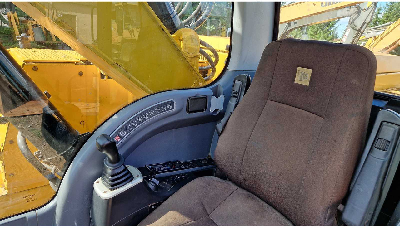 Excavadora de cadenas JCB JZ235LC: foto 46