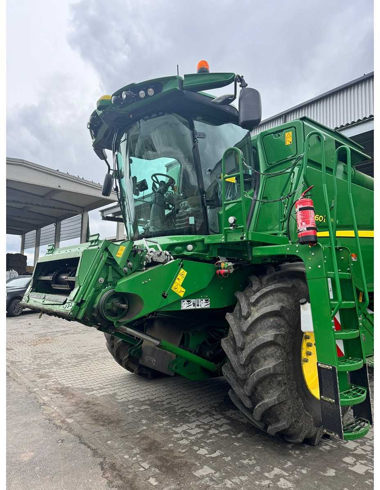 JOHN DEERE T660I - Cosechadora de granos: foto 4 JOHN DEERE T660I - Cosechadora de granos: foto 4