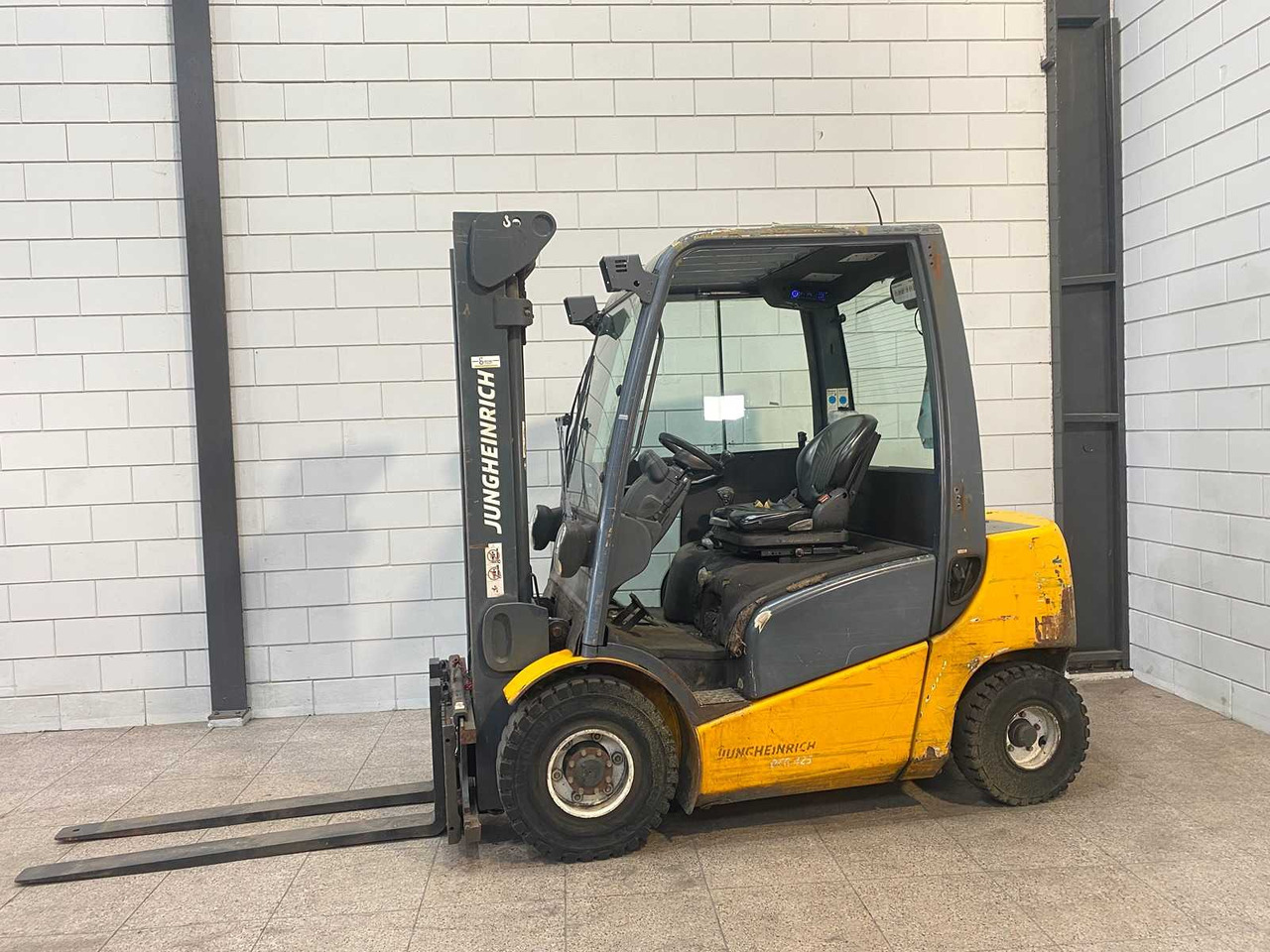 JUNGHEINRICH - 2014 - DFG425 - FORKLIFT TRUCK - Carretilla elevadora: foto 1 JUNGHEINRICH - 2014 - DFG425 - FORKLIFT TRUCK - Carretilla elevadora: foto 1