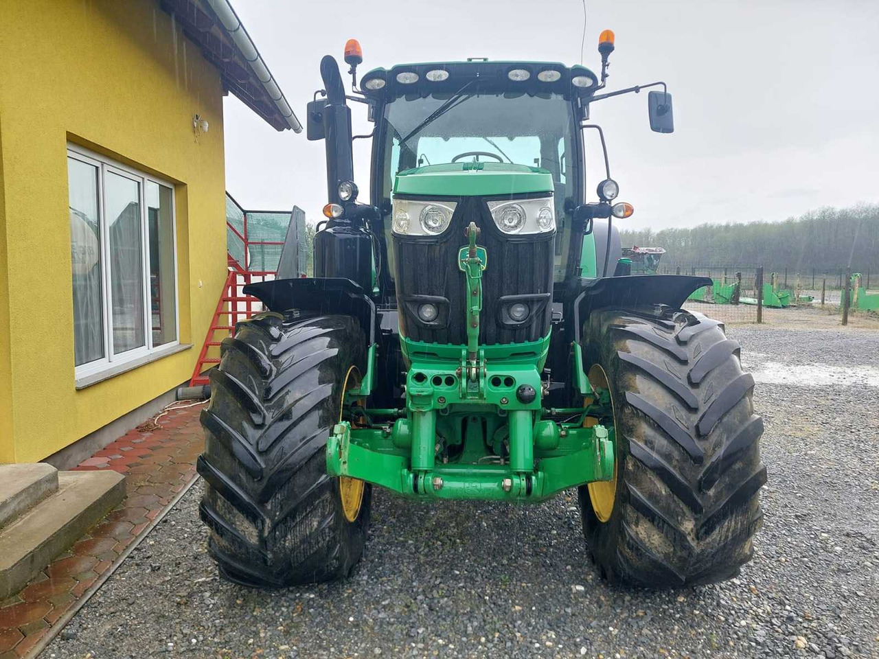 John Deere 6195R - Tractor: foto 2 John Deere 6195R - Tractor: foto 2