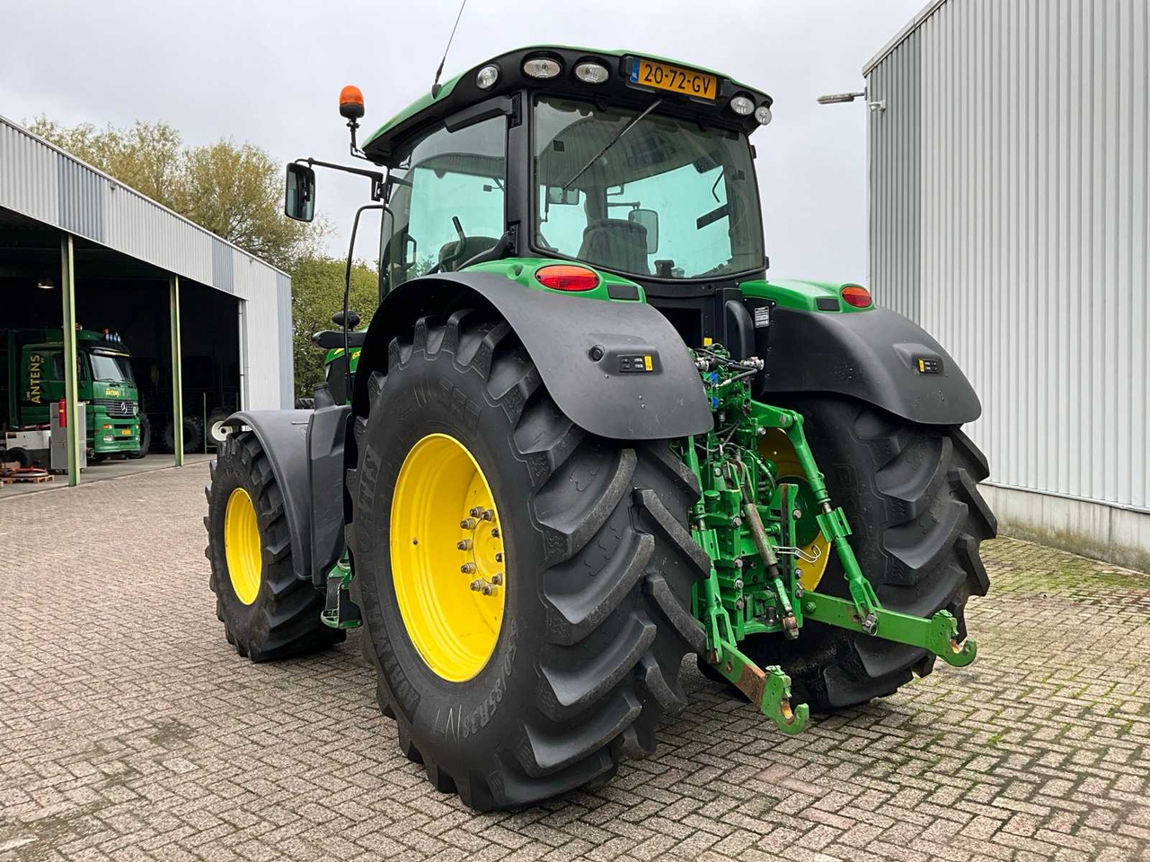 John Deere 6210R - Tractor: foto 2 John Deere 6210R - Tractor: foto 2