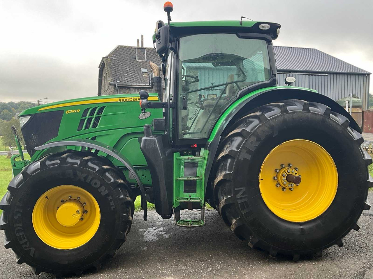 John Deere 6210r - Tractor: foto 2 John Deere 6210r - Tractor: foto 2