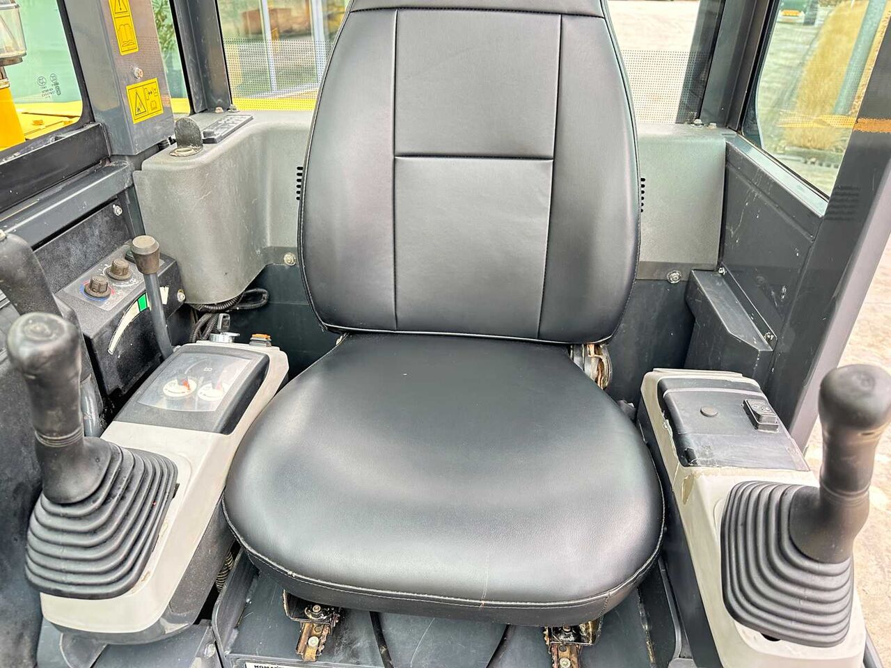 Excavadora KOMATSU - 2015 - PC56-7 - MIDI EXCAVATOR: foto 38 Excavadora KOMATSU - 2015 - PC56-7 - MIDI EXCAVATOR: foto 38