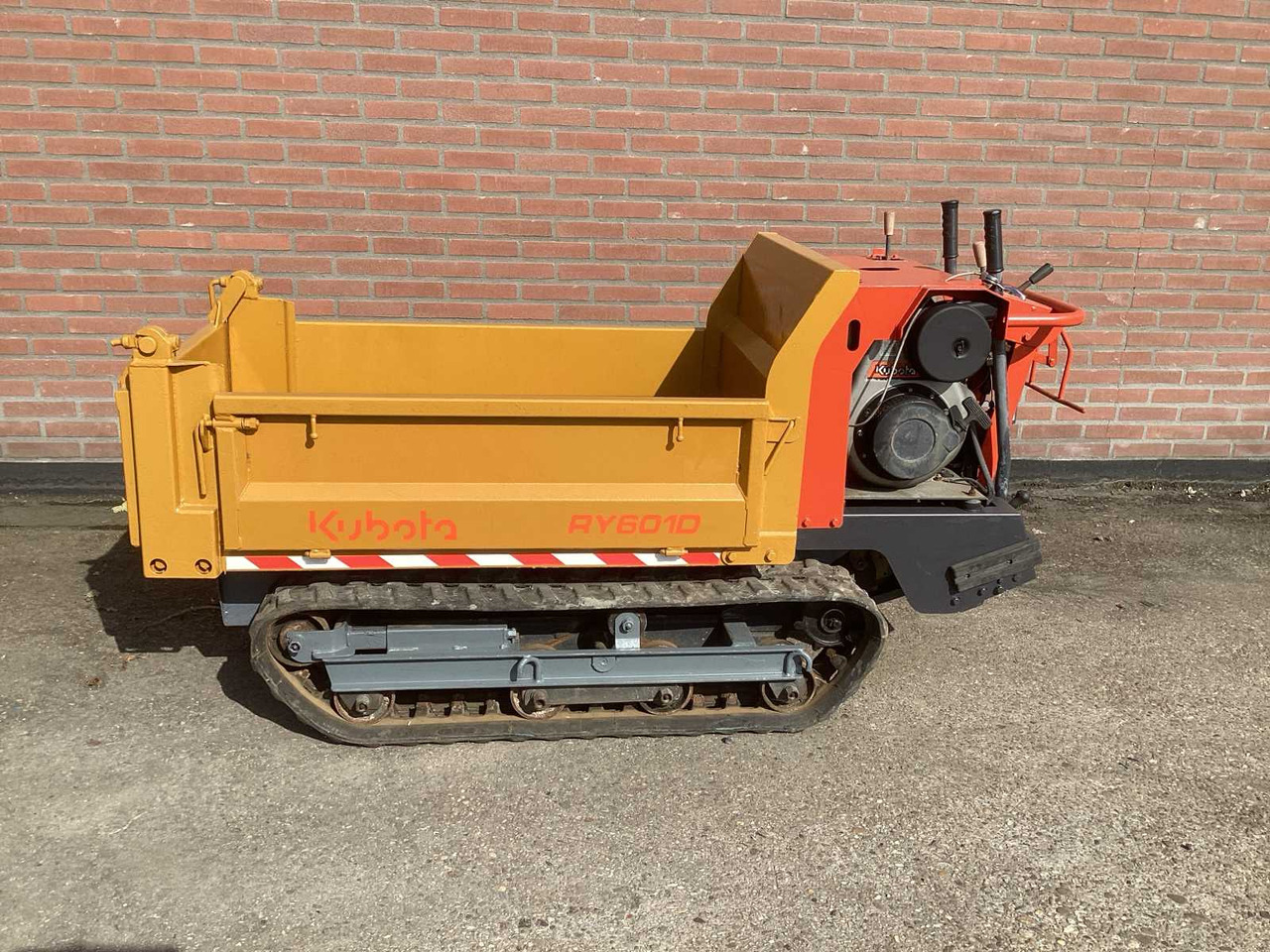 KUBOTA RY601D-3 - Dúmper: foto 1 KUBOTA RY601D-3 - Dúmper: foto 1