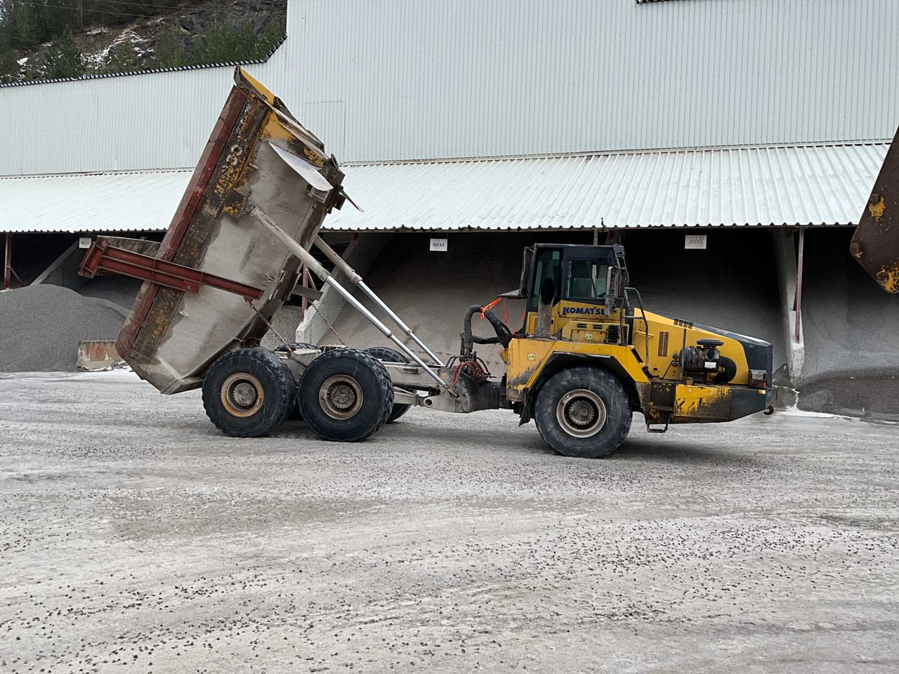 Komatsu HM300-2 - Dúmper: foto 1 Komatsu HM300-2 - Dúmper: foto 1