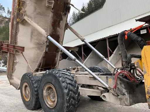 Komatsu HM300-2 - Dúmper: foto 3 Komatsu HM300-2 - Dúmper: foto 3