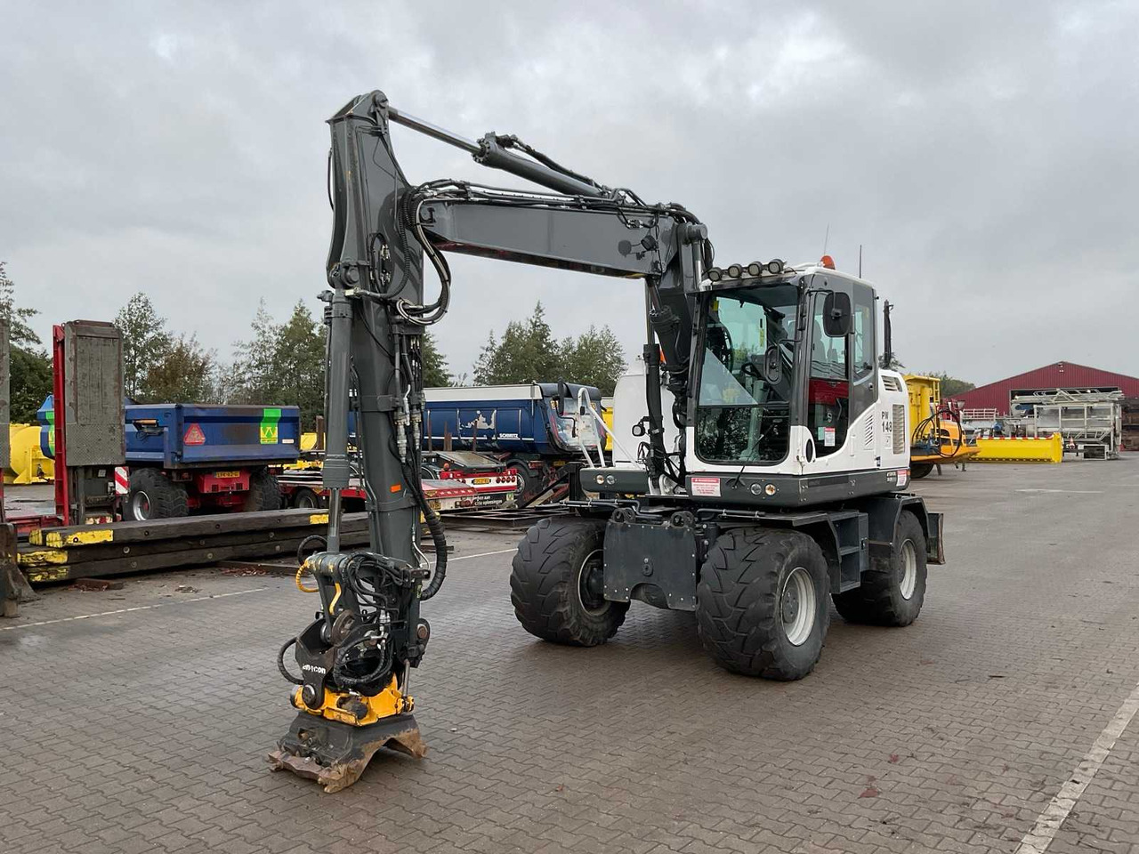 Komatsu PW148-10 - Excavadora de ruedas: foto 2 Komatsu PW148-10 - Excavadora de ruedas: foto 2