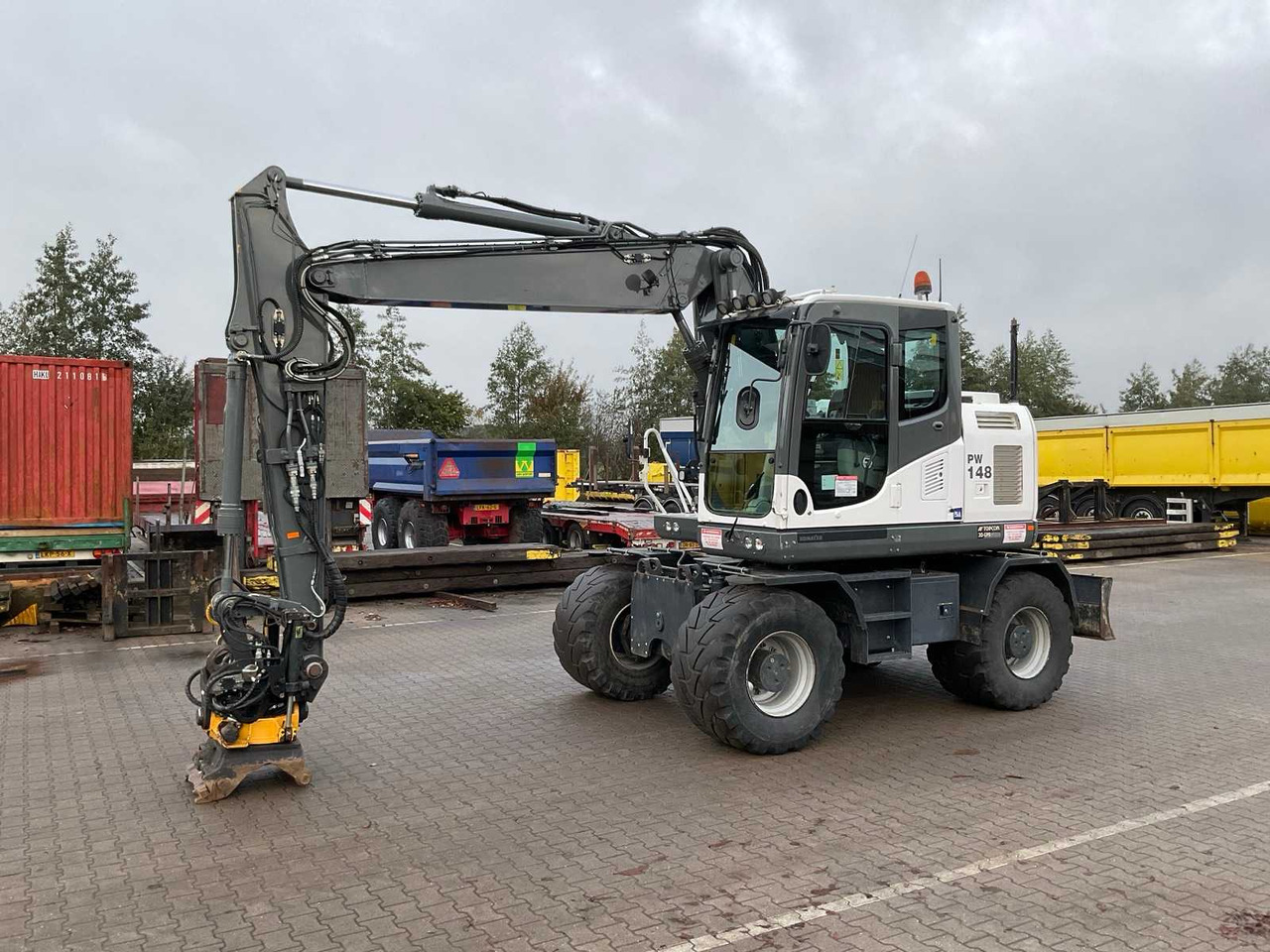 Komatsu PW148-10 - Excavadora de ruedas: foto 1 Komatsu PW148-10 - Excavadora de ruedas: foto 1