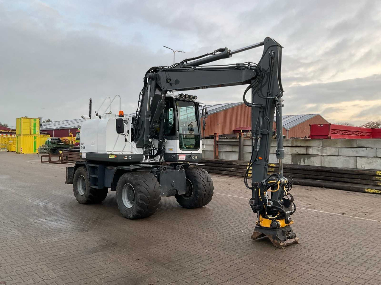 Komatsu PW148-10 - Excavadora de ruedas: foto 4 Komatsu PW148-10 - Excavadora de ruedas: foto 4