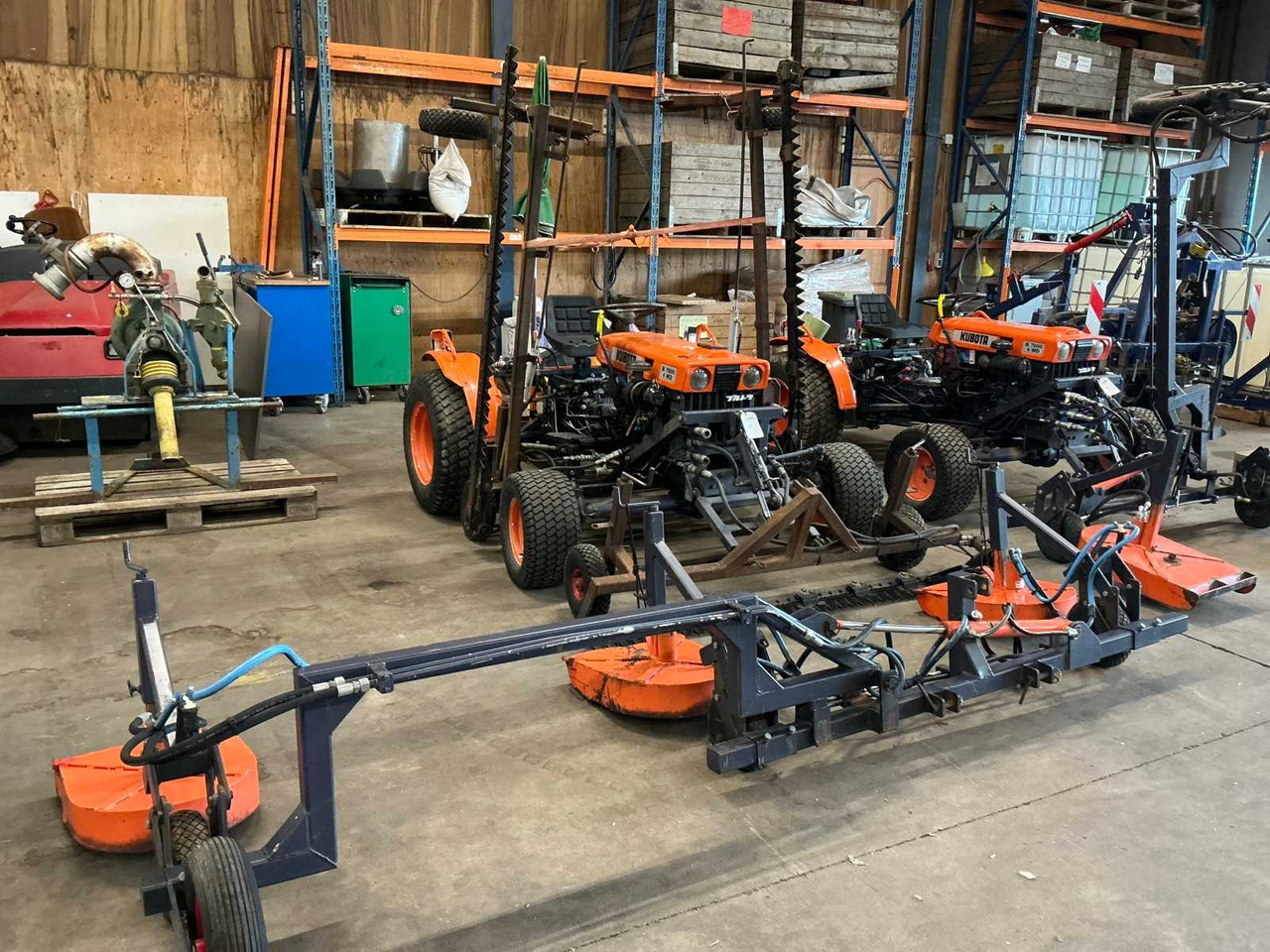 Kubota B7000 4WD - Tractor viñedo/ Frutero: foto 1 Kubota B7000 4WD - Tractor viñedo/ Frutero: foto 1