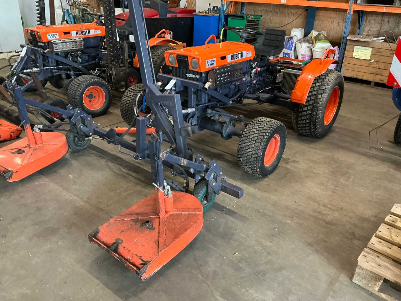 Kubota B7000 4WD - Tractor viñedo/ Frutero: foto 5 Kubota B7000 4WD - Tractor viñedo/ Frutero: foto 5