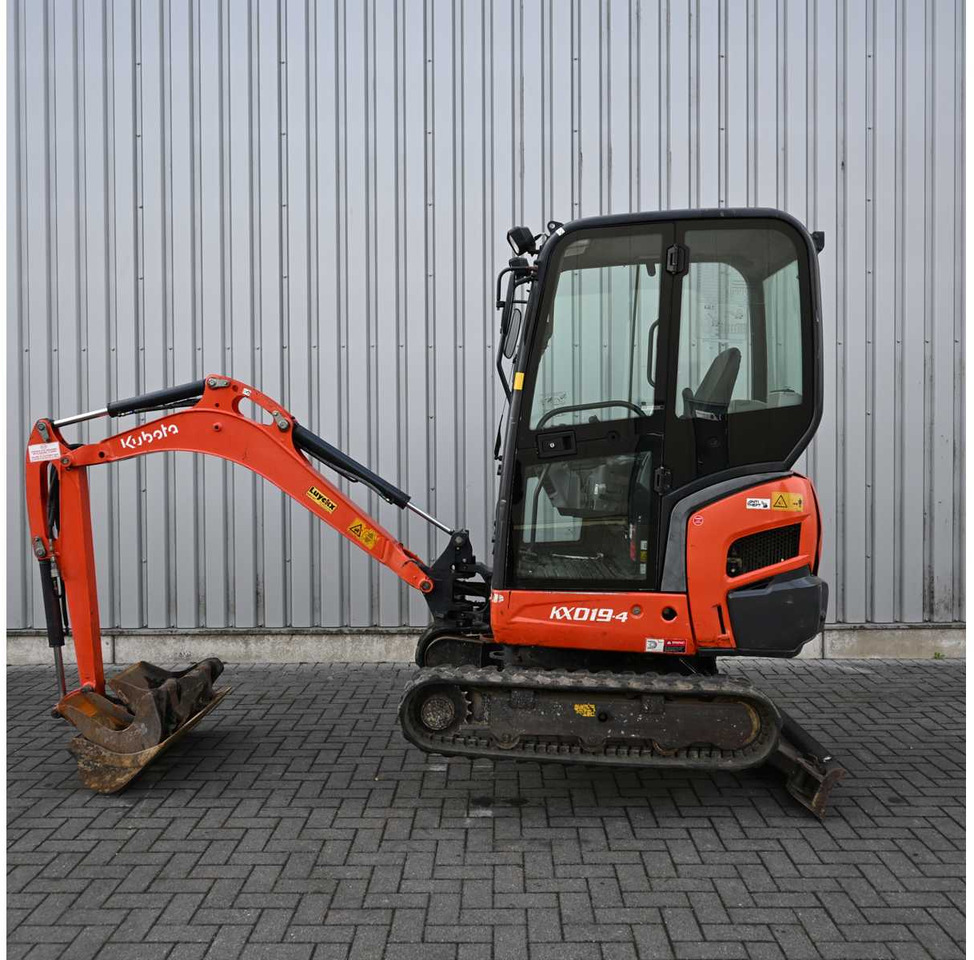 Kubota KX019-4 - Excavadora de cadenas: foto 4 Kubota KX019-4 - Excavadora de cadenas: foto 4