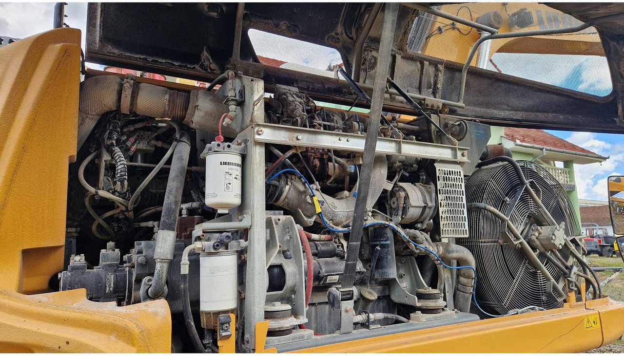 Excavadora de cadenas LIEBHERR R920: foto 14