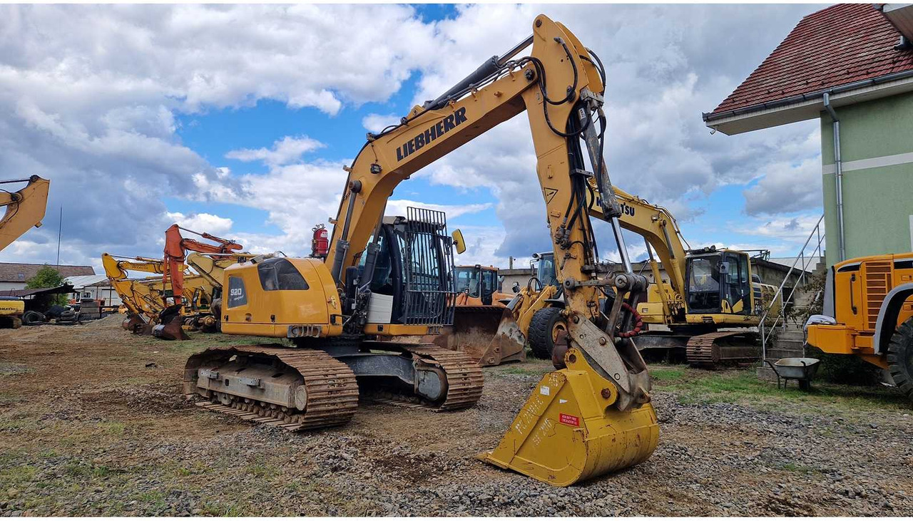 Excavadora de cadenas LIEBHERR R920: foto 23