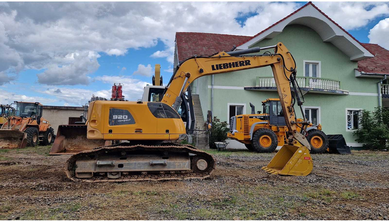 Excavadora de cadenas LIEBHERR R920: foto 21