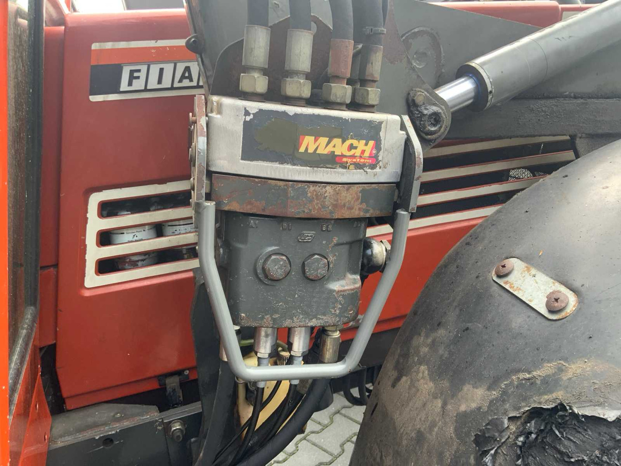 Cargador frontal para tractor Mailleux MX100: foto 6