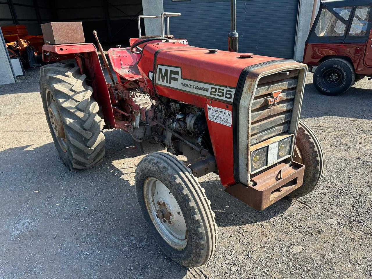 Massey Ferguson MF 255 - Tractor: foto 2 Massey Ferguson MF 255 - Tractor: foto 2
