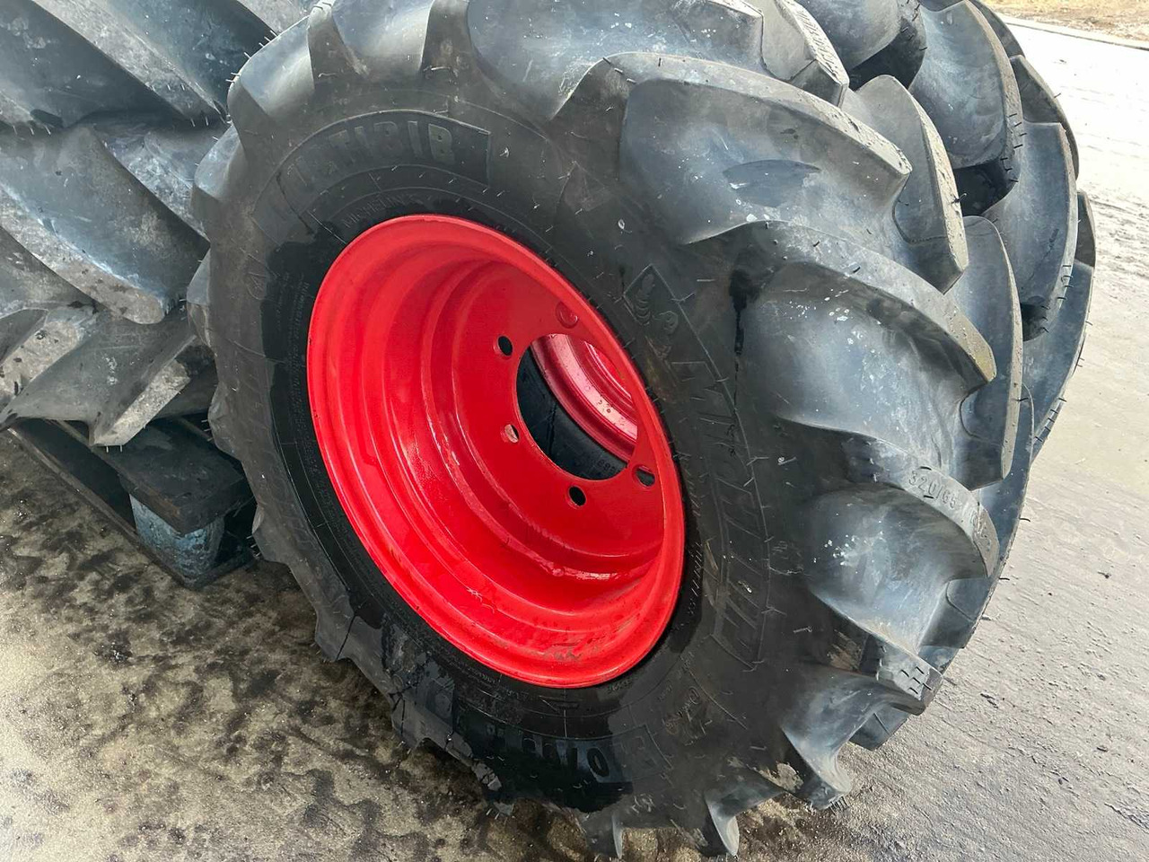 Michelin Multibib - Neumáticos y llantas para Tractor: foto 4 Michelin Multibib - Neumáticos y llantas para Tractor: foto 4