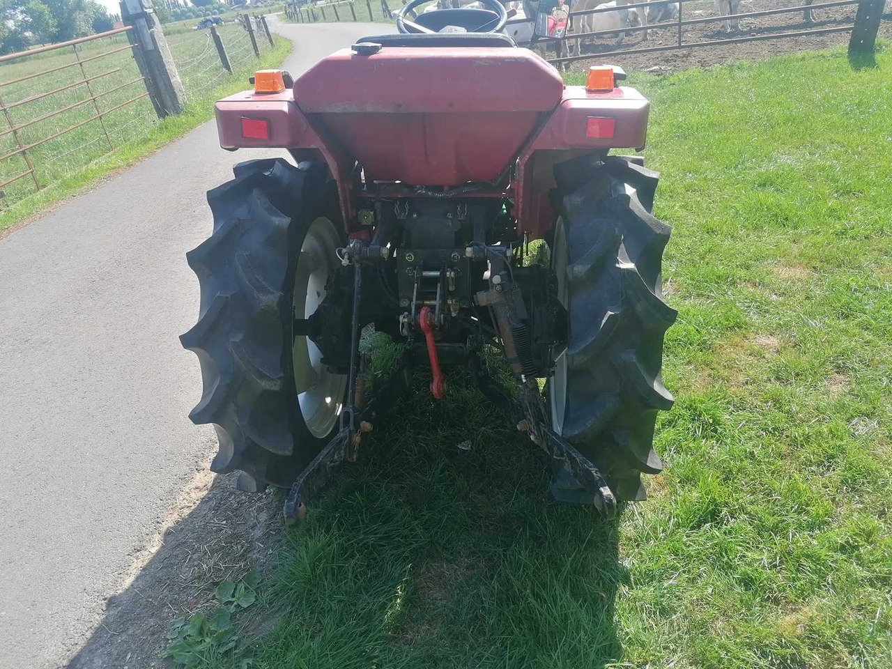 Mitsubishi MT205 - Tractor viñedo/ Frutero: foto 3 Mitsubishi MT205 - Tractor viñedo/ Frutero: foto 3