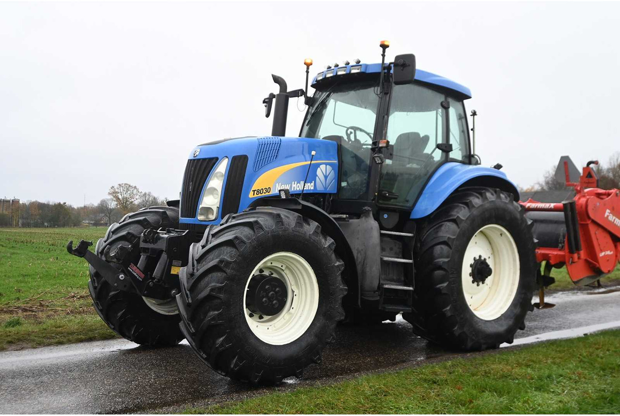 NEW HOLLAND - 2003 - TG230 - ALL-WHEEL DRIVE FARM TRACTOR - Tractor: foto 1 NEW HOLLAND - 2003 - TG230 - ALL-WHEEL DRIVE FARM TRACTOR - Tractor: foto 1