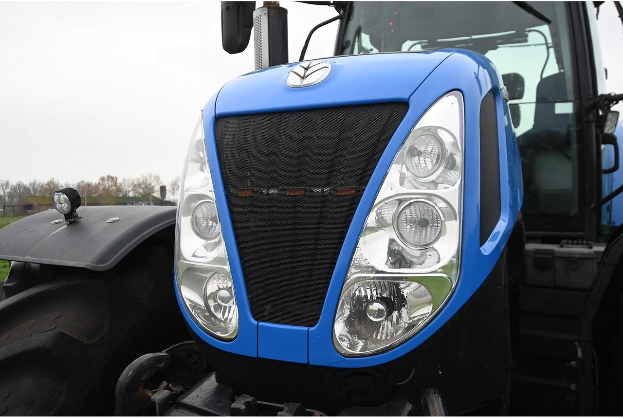 Tractor NEW HOLLAND - 2011 - T7070 - ALL-WHEEL DRIVE FARM TRACTOR: foto 15 Tractor NEW HOLLAND - 2011 - T7070 - ALL-WHEEL DRIVE FARM TRACTOR: foto 15