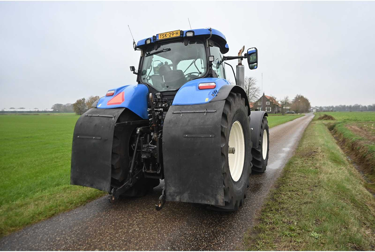 Tractor NEW HOLLAND - 2011 - T7070 - ALL-WHEEL DRIVE FARM TRACTOR: foto 6 Tractor NEW HOLLAND - 2011 - T7070 - ALL-WHEEL DRIVE FARM TRACTOR: foto 6
