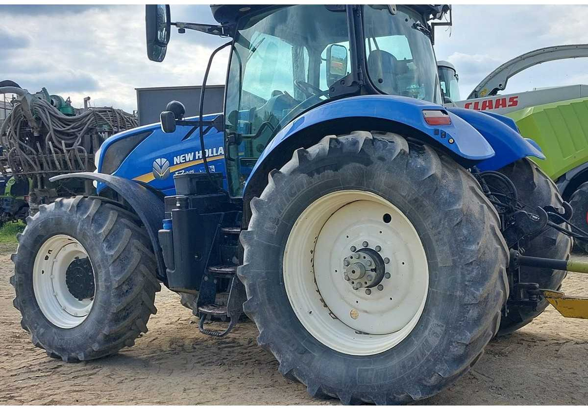 NEW HOLLAND - 2017 - T7.245 - 4WD AGRICULTURAL TRACTOR - Tractor: foto 2 NEW HOLLAND - 2017 - T7.245 - 4WD AGRICULTURAL TRACTOR - Tractor: foto 2