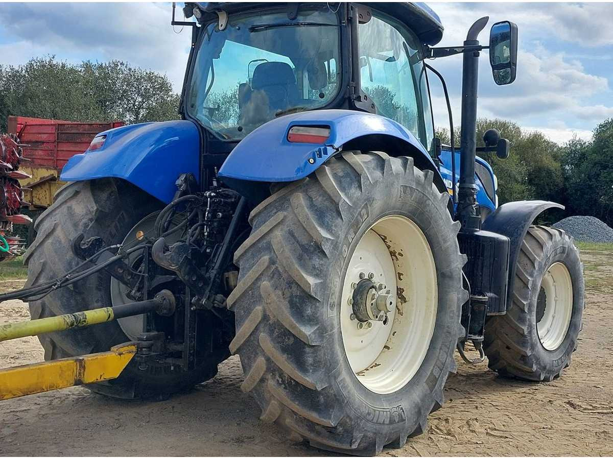 NEW HOLLAND - 2017 - T7.245 - 4WD AGRICULTURAL TRACTOR - Tractor: foto 3 NEW HOLLAND - 2017 - T7.245 - 4WD AGRICULTURAL TRACTOR - Tractor: foto 3