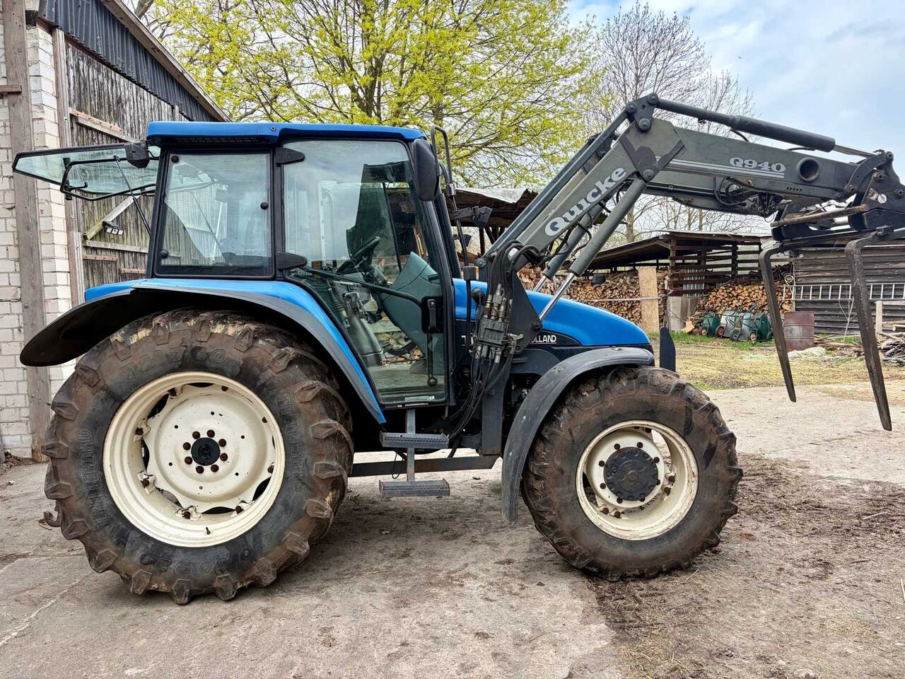 NEW HOLLAND SLTV - TYPE L3 AGRICULTURAL TRACTOR WITH FOUR-WHEEL DRIVE - Tractor: foto 4 NEW HOLLAND SLTV - TYPE L3 AGRICULTURAL TRACTOR WITH FOUR-WHEEL DRIVE - Tractor: foto 4
