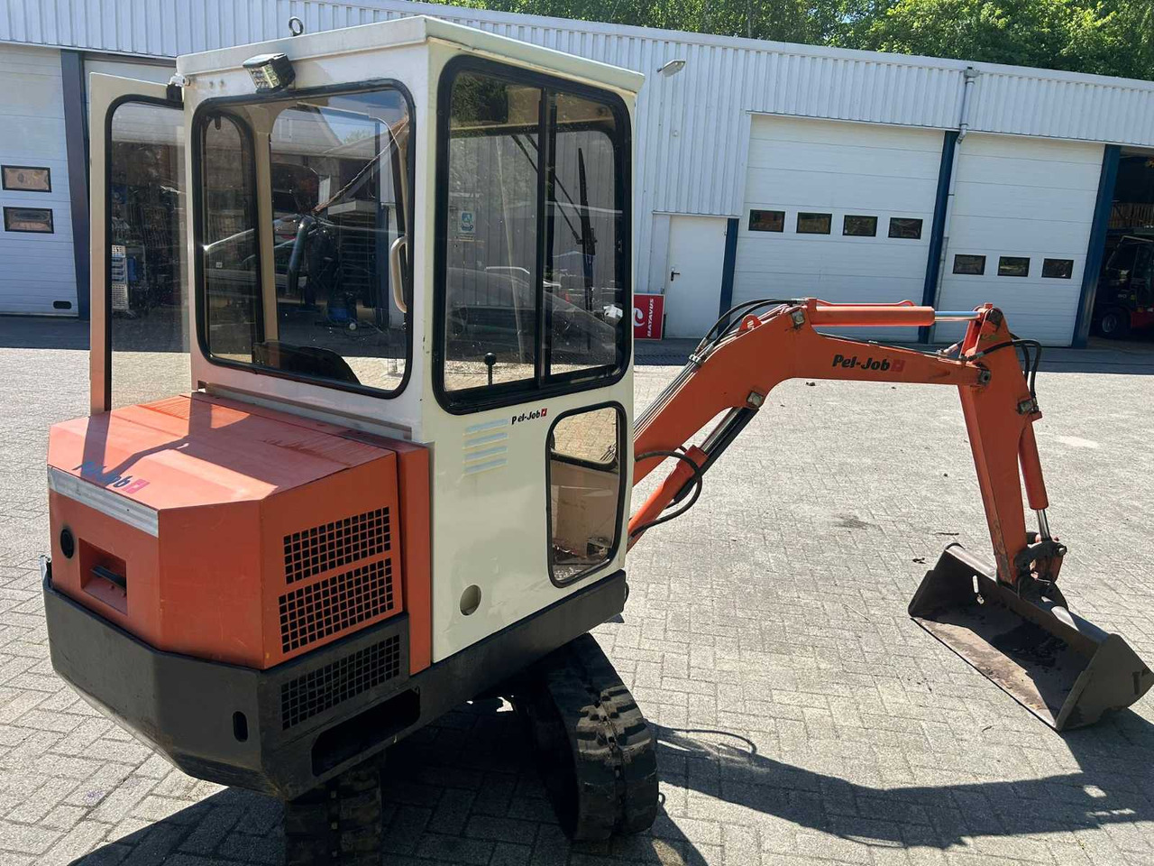 PelJob EB12 - Miniexcavadora: foto 4 PelJob EB12 - Miniexcavadora: foto 4