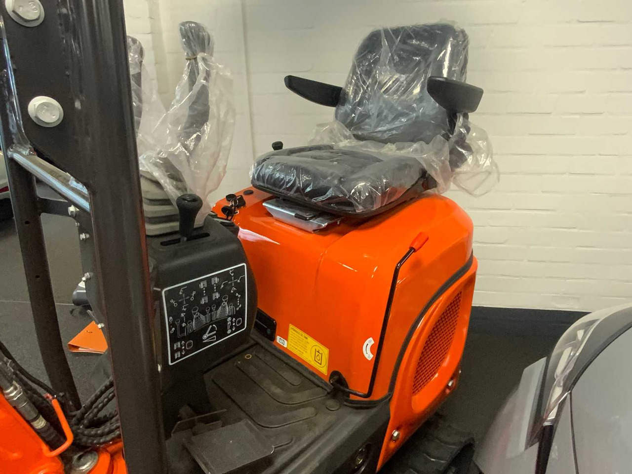 Powered-By-Kubota U105 - Miniexcavadora: foto 4 Powered-By-Kubota U105 - Miniexcavadora: foto 4