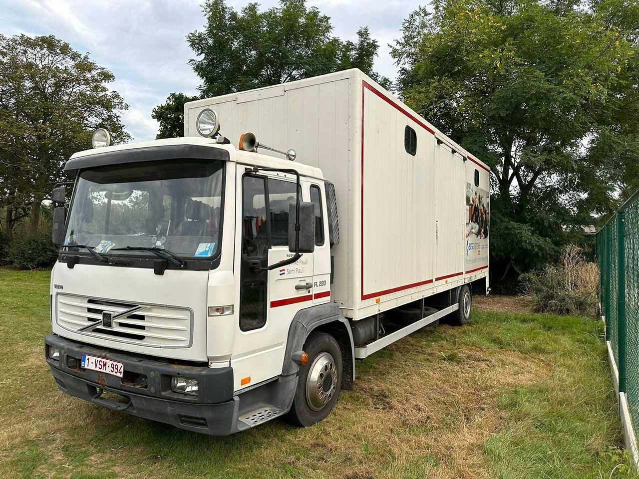 2002 VOLVO FL220 FL6H42R HORSE TRUCK - Remolque: foto 5 2002 VOLVO FL220 FL6H42R HORSE TRUCK - Remolque: foto 5