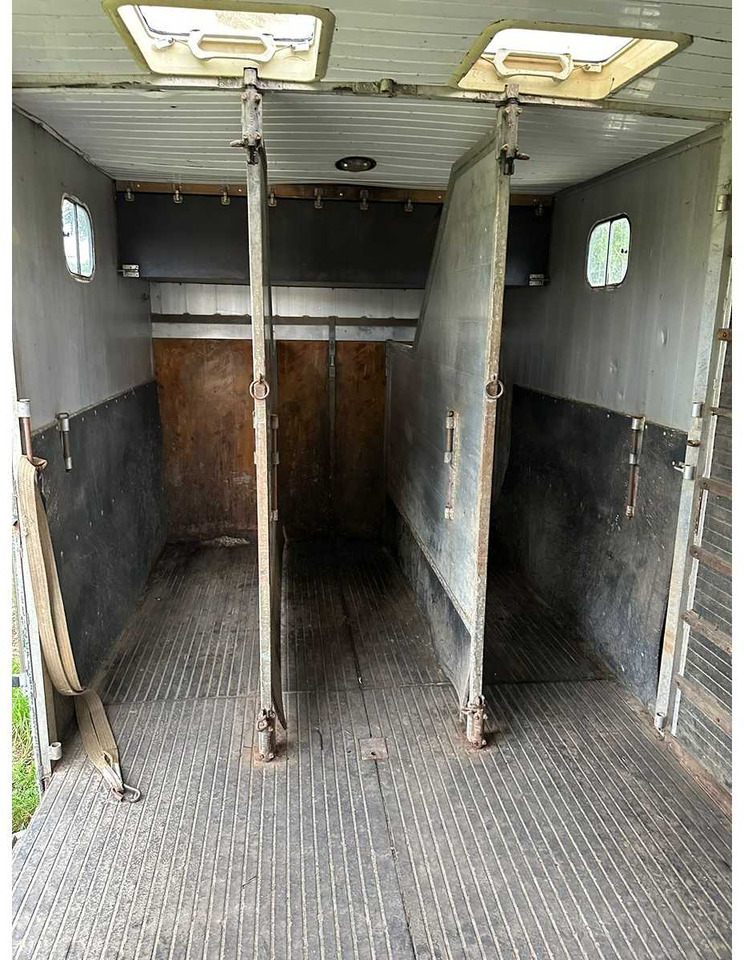 2002 VOLVO FL220 FL6H42R HORSE TRUCK - Remolque: foto 3 2002 VOLVO FL220 FL6H42R HORSE TRUCK - Remolque: foto 3
